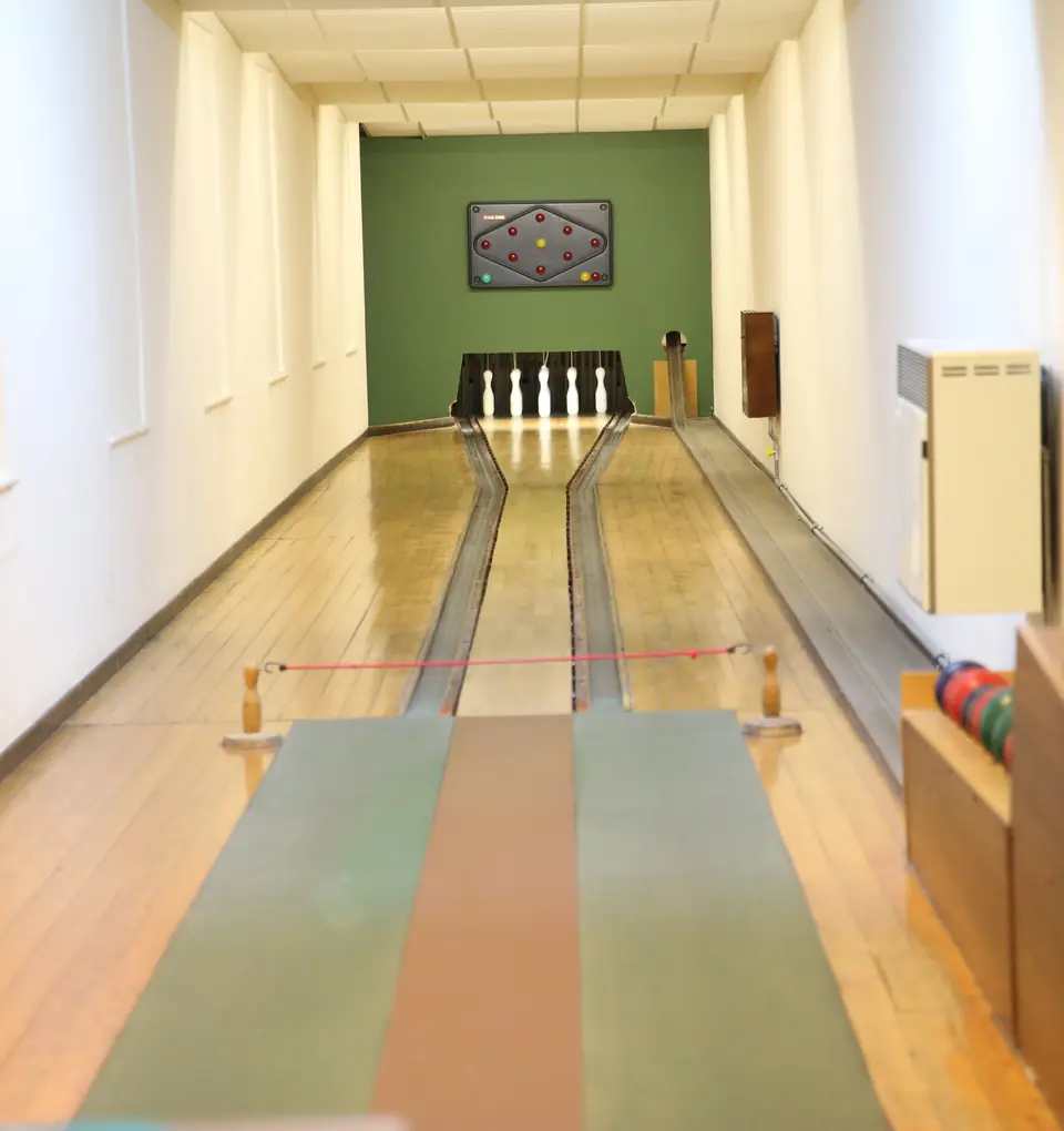 Kegelbahn im Untergeschoss